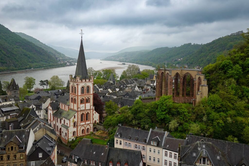 Bacharach Tempel am Rhein